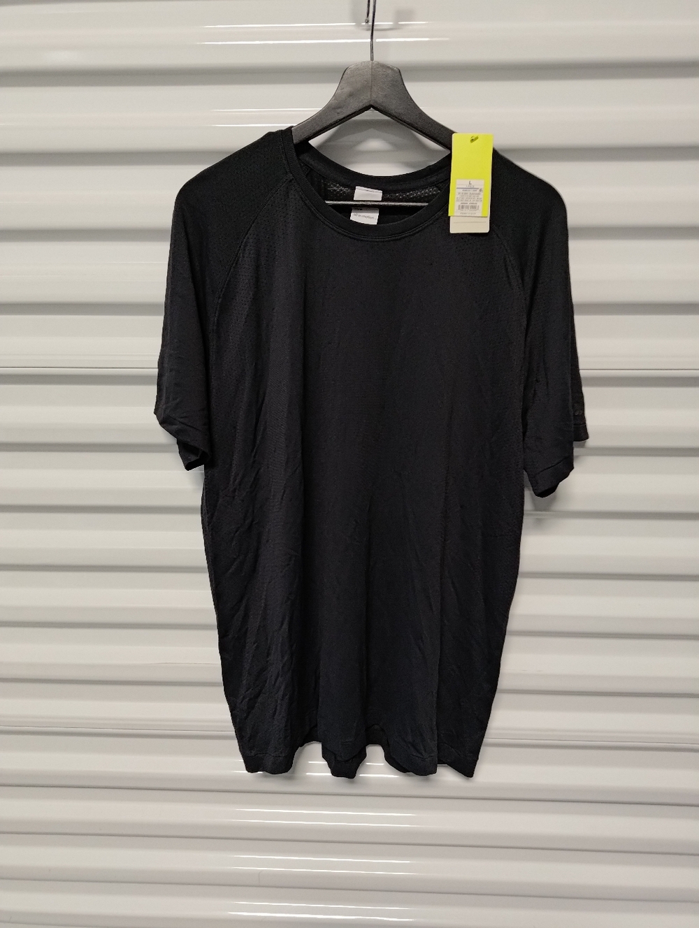 Men's Short Sleeve Seamless T-Shirt - All In Motion Size L New With Tag